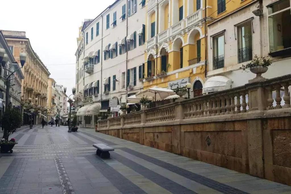 Ampio Appartamento Centrale Sanremo Eksteriør bilde